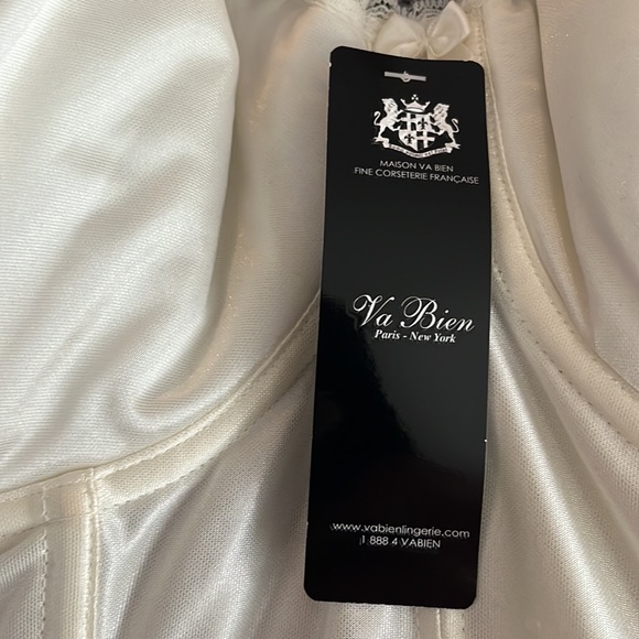 Ivory Va Bien Bustier - Picture 3 of 6